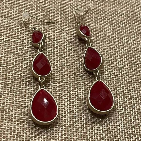 earrings - Picture 5 of 7